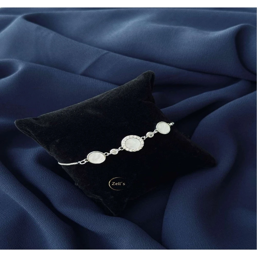Zell’s Creative Silver Round Mother of Pearl Bracelet – Elegant Minimalist Design