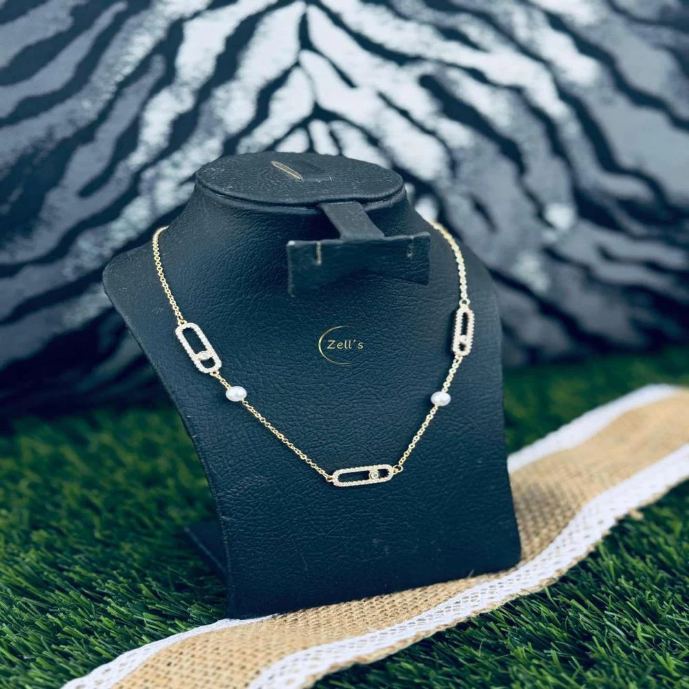 Zell's Elegant Pearl-Link Chain Necklace – Gold with Crystal Accents