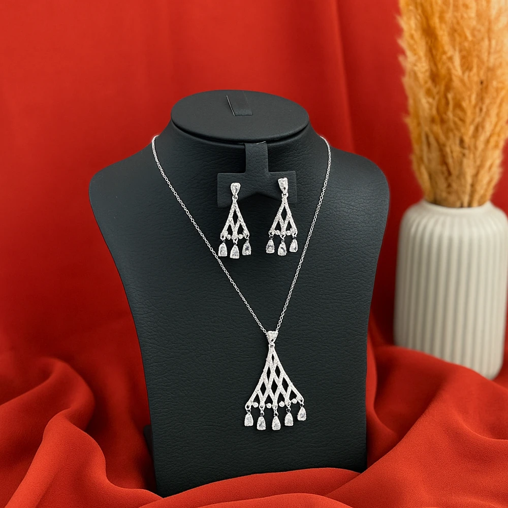 Zell's Silver Chandelier Necklace & Earring Set – Diamond-Cut Drop Design