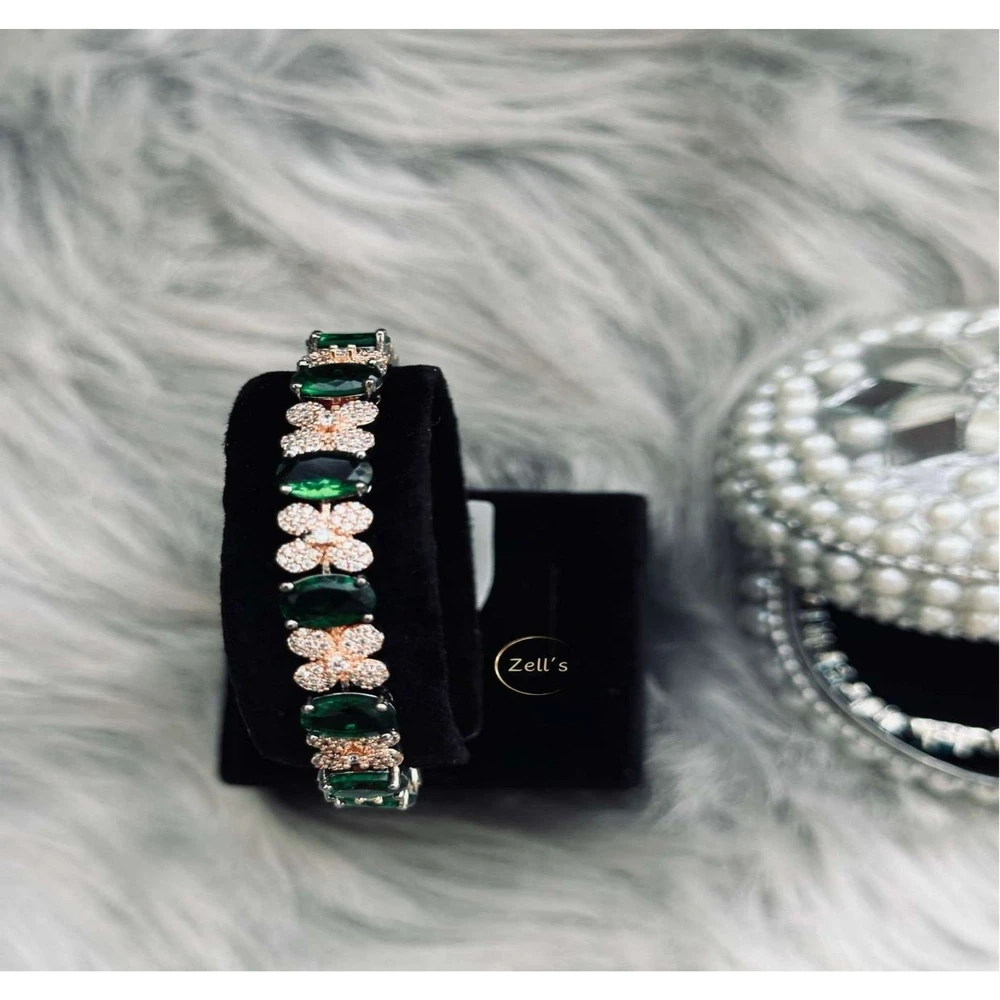 Zell’s Emerald Green Stone Floral Bracelet – Silver & Rose Gold Accents