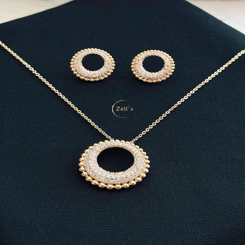 Zell’s Radiant Halo Circle Jewelry Set – Gold-Tone Necklace & Studs