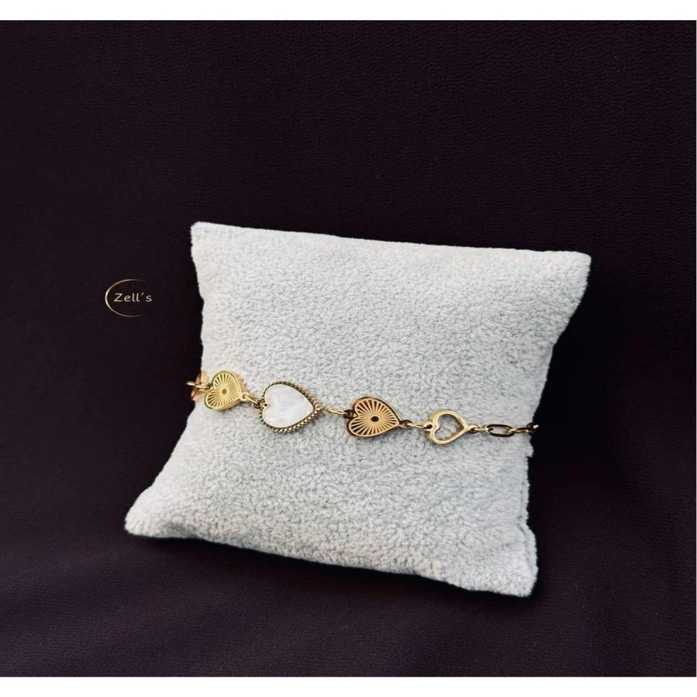 Zell’s Golden Heart Motif Link Bracelet – Mixed Texture Design
